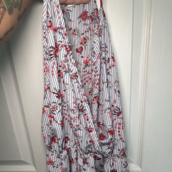 Daytrip Women's Floral Striped Sleeveless Blouse V-neck Flowy Size Small Summer - Picture 6 of 7